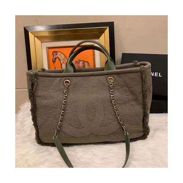 Chanel 2019 Wool Blend Tote Shoulder Bag ,38CM - 샤… - 1