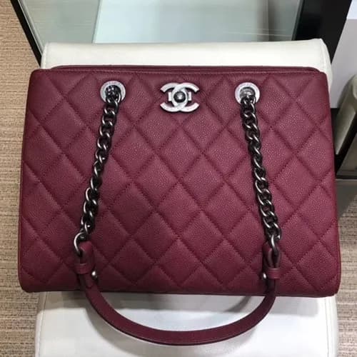 Chanel 2019 Caviar Chain Shoulder Bag,31CM - 샤넬 20… - 1