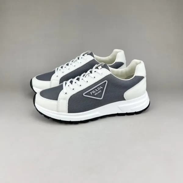 프라다 남성 클래식 그레이 스니커즈 - Mens Gray Sneakers - pra0278… - 1
