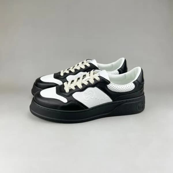 구찌 남/녀 클래식 블랙 스니커즈- Gucci Unisex Black Sneakers - … - 1