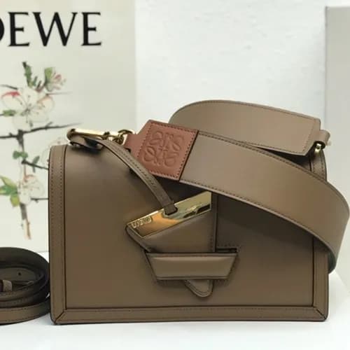 Loewe 2019 Barcelona Large Shoulder Bag, 24CM - 로에… - 1