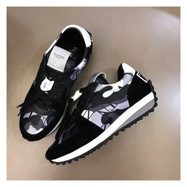발렌티노 남성 트렌디 블랙 스니커즈 - Mens Black Sneakers - val025… - 1