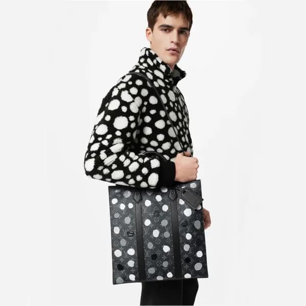 루이비통 남성 블랙 삭플라 - Louis vuitton Mens Black Sac Plat… - 1