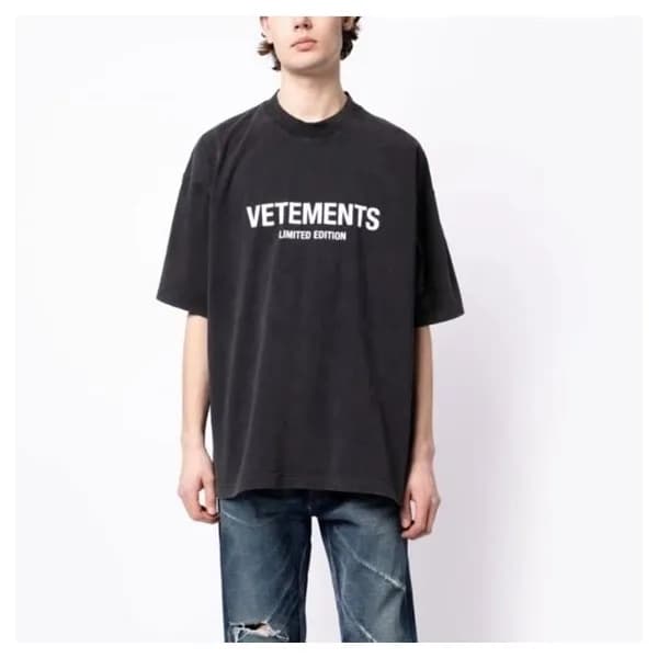 베트멍 남/녀 트렌디 블랙 반팔티 - Vetements Unisex Black Tshirt… - 1