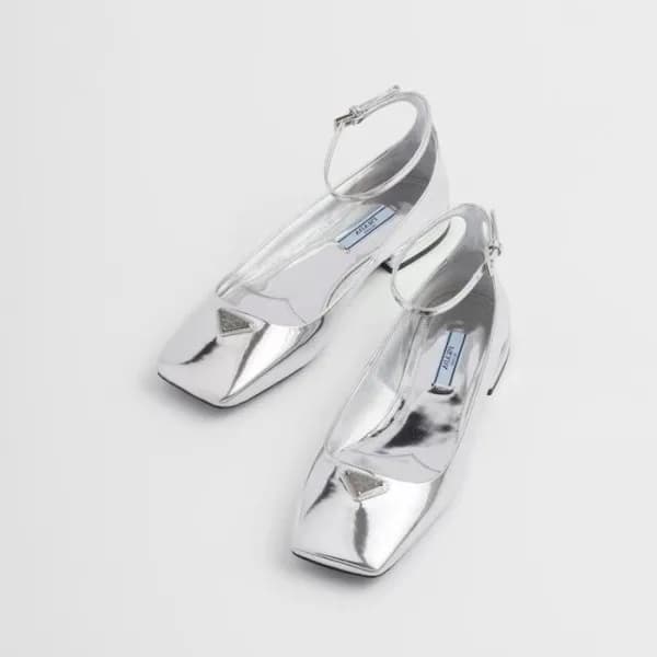 프라다 여성 로고 실버 플렛 - Prada Womens Silver Flats - pr51… - 1