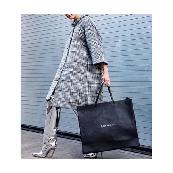 [매장판][심플한 디자인에 넉넉한 수납력]Balenciaga 2019 Leather Lar… - 1