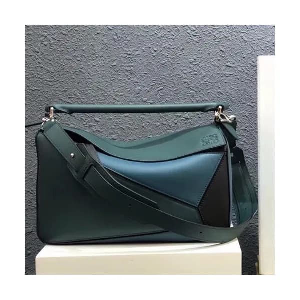 Loewe 2019 Puzzle Medium Shoulder Bag, 29CM - 로에베 … - 1