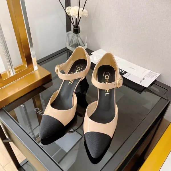 Chanel 2022 Ladies Leather Middle Heel Sling Back … - 1
