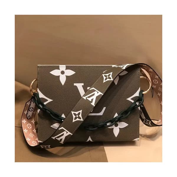 Louis Vuitton 2019 Women Clutch Bag / Shoudler Bag… - 1