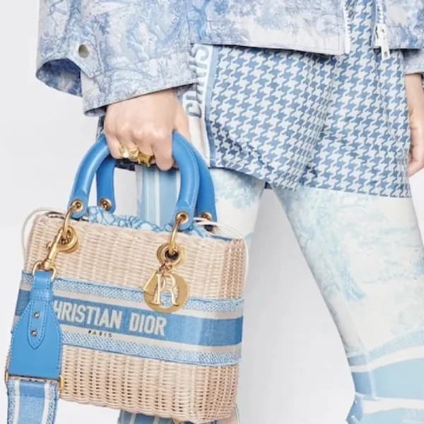 디올 여성 블루 레이디백 - Dior Womens Blue Lady Bag - di210x - 1