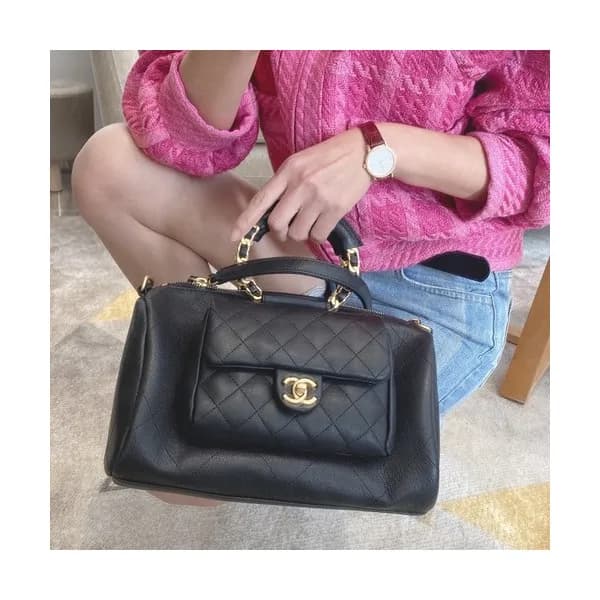 Chanel 2020 Woman Leather Tote Shoulder Bag 24CM -… - 1