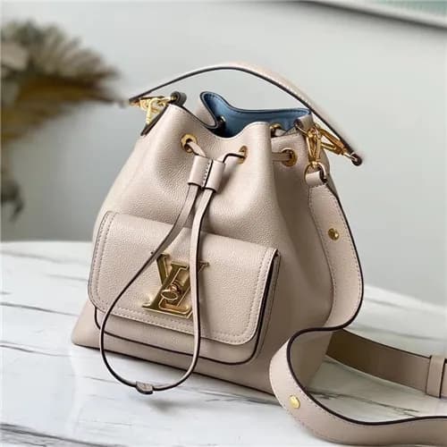 [럭셔리한]Louis Vuitton 2021 Women's Leather Bucke… - 1