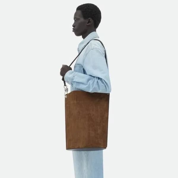 보테가 베네타 남성 브라운 버킷백 - Bottega Veneta Mens Bucket Ba… - 1