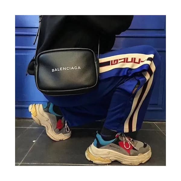 [데일리로 딱!!]Balenciaga 2019 Leather Everyday Camera … - 1