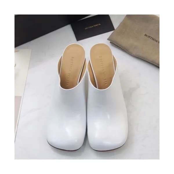 Bottega Veneta 2019 Ladies Leather Middle Heel Blo… - 1