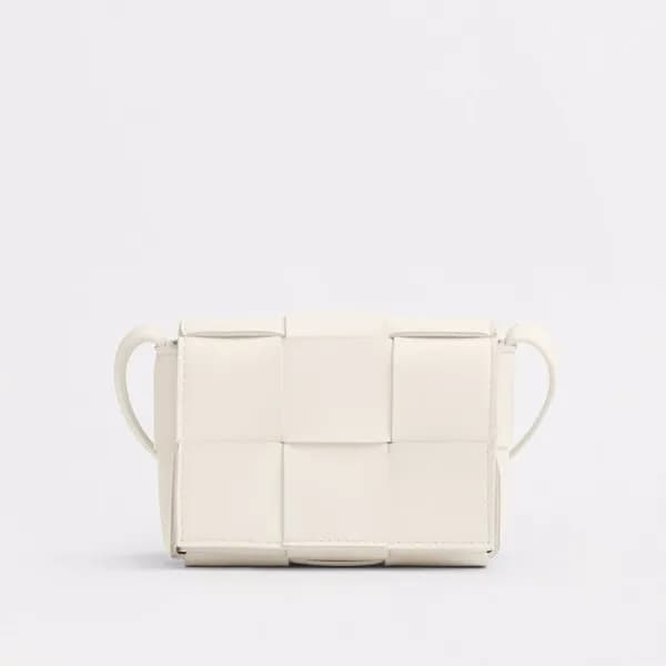 보테가베네타 여성용 퍼플 아이보리 카세트백 - Womens Ivory Cassette B… - 1