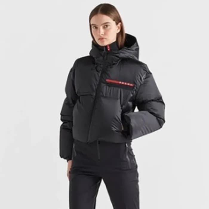 프라다 여성 크롭 테크니컬 다운 자켓 - Prada Womens Black Down Pad… - 1