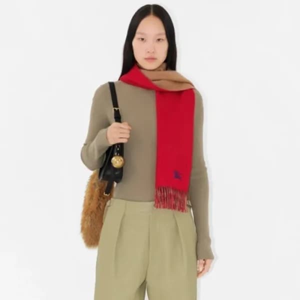 버버리 여성 양면 머플러 - Burberry Womens Reversible Muffler… - 1