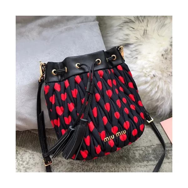 MiuMiu 2019 Matelasse Bucket Shoulder Cross Bag,1… - 1