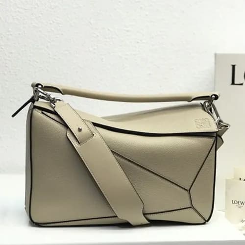 Loewe 2019 Puzzle Medium Shoulder Bag, 29CM - 로에베 … - 1