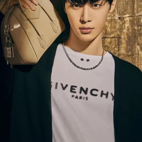 지방시 남성 크루넥 화이트 반팔티 - Mens White Tshirts - giv0626x - 1