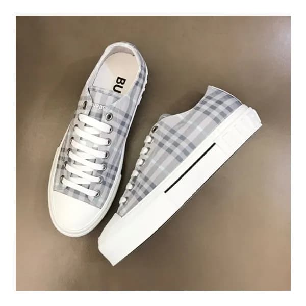 버버리 남성 빈티지 그레이 스니커즈 - Mens Gray Sneakers - bur0440… - 1