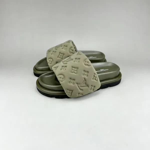 루이비통 남/녀 이니셜 카키 슬리퍼 - Unisex Khaki Slippers - lou0… - 1