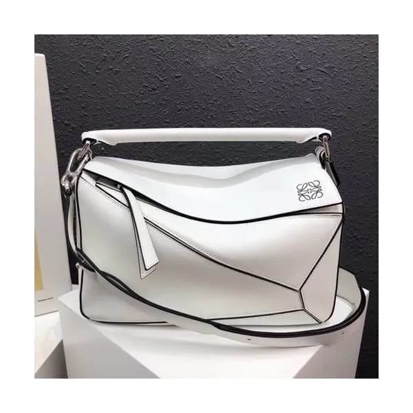 Loewe 2019 Puzzle Medium Shoulder Bag, 29CM - 로에베 … - 1