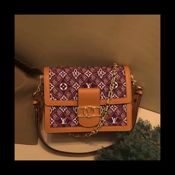 Louis Vuitton 2020 Dauphine Ladies Shoulder Bag,25… - 1