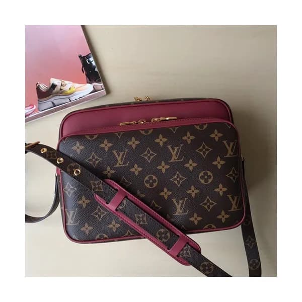 Louis Vuitton 2019 Nil Slim Shoulder Bag,20cm - 루이… - 1