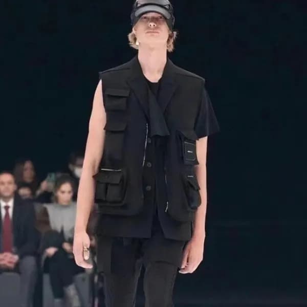 지방시 남성 캐쥬얼 블랙 베스트 - Mens Black Vest - giv0780x - 1