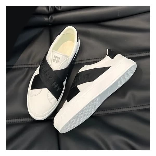 지방시 남성 블랙 스니커즈 - Givenchy Mens Black Sneakers - gi… - 1