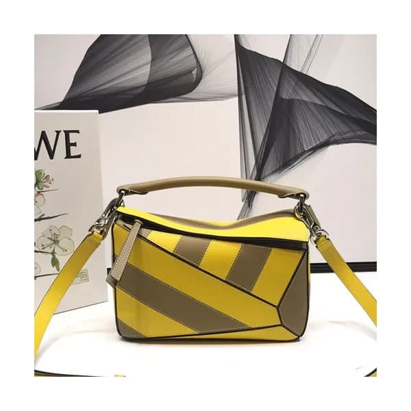 Loewe 2019 Puzzle Small Shoulder Bag, 24CM - 로에베 2… - 1