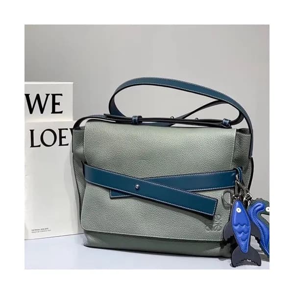 Loewe 2019 Messenger Shoulder Bag, 32CM - 로에베 2019… - 1