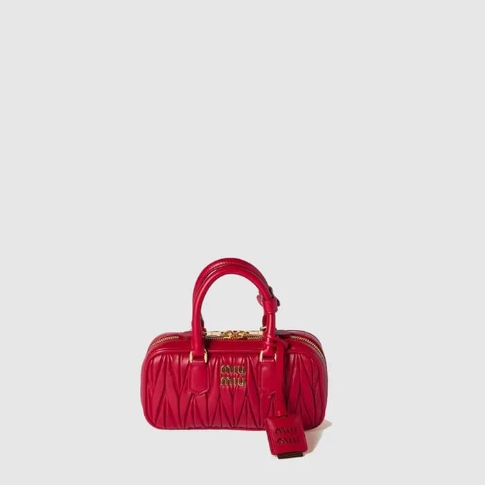 미우미우 여성 마테라쎄 나파 가죽 미니 백 - MiuMiu Womens Matelasse … - 1