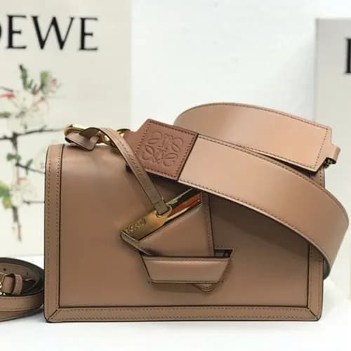 Loewe 2019 Barcelona Large Shoulder Bag, 24CM - 로에… - 1