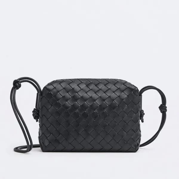 보테가베네타 여성 클래식 블랙 크로스백 - Bottega Veneta Womens Blac… - 1