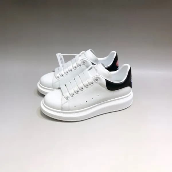 알렉산더맥퀸 남/녀 블랙탭 스니커즈 - Unisex Black Sneakers - alx0… - 1