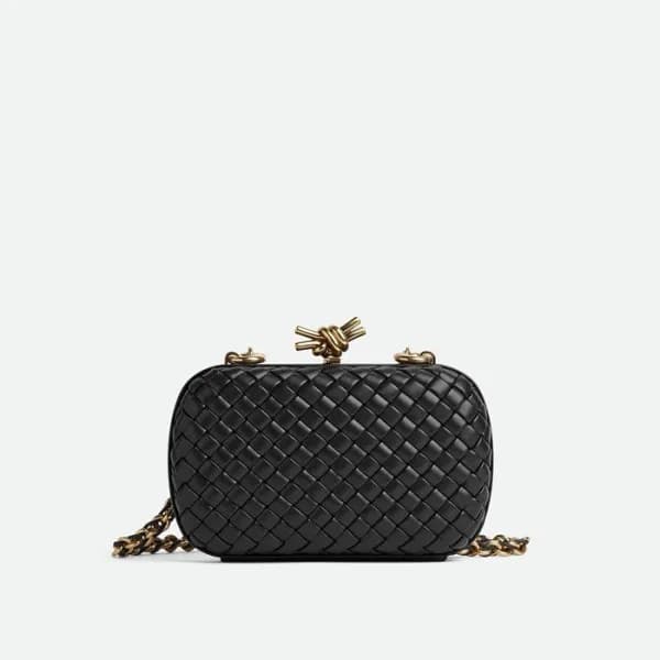 보테가 베네타 여성 블랙 체인 새들 백- Bottega Veneta Womens Knot … - 1