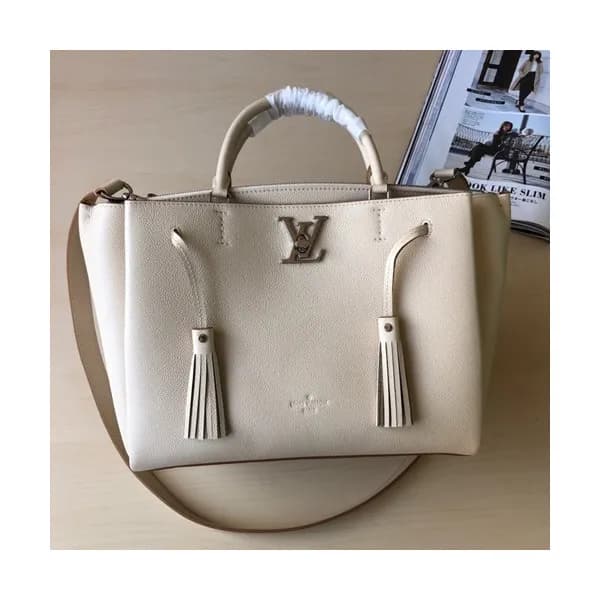 Louis Vuitton Lock Me 2 Tote Shoulder Bag,38cm - 루… - 1