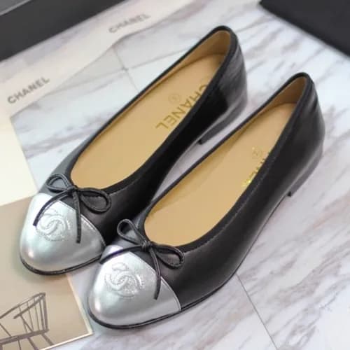 Chanel 2018 Ladies Classic CC Logo Ribbon Ballet F… - 1