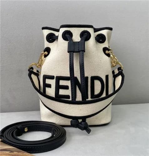 [펜디] Fendi 2020 Mini Mon Tresor Bucket Tote Should… - 1