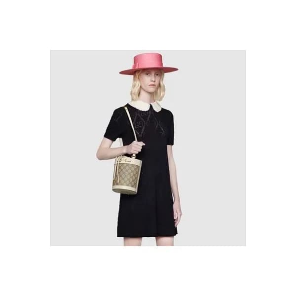 구찌 여성 GG Supreme 화이트 버킷백 - Gucci Womens White Buck… - 1