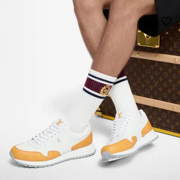 루이비통 남성 런 어웨이 스니커즈 - Louis vuitton Mens Run Away S… - 1