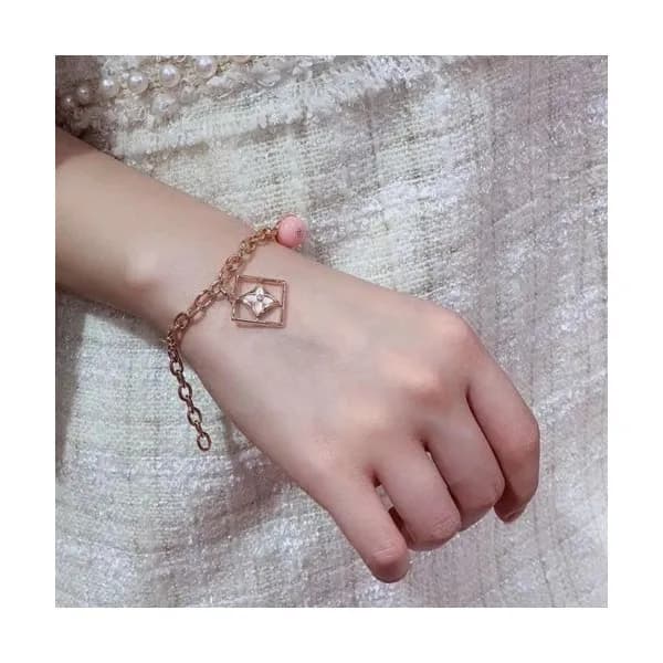 Louis Vuitton 2020 Ladies Bangle - 루이비통 2020 여성용 팔… - 1