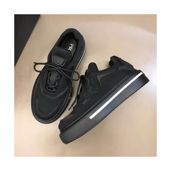 프라다 남성 레트로 레더 스니커즈 Size(240 - 270) 블랙 - Prada Me… - 1
