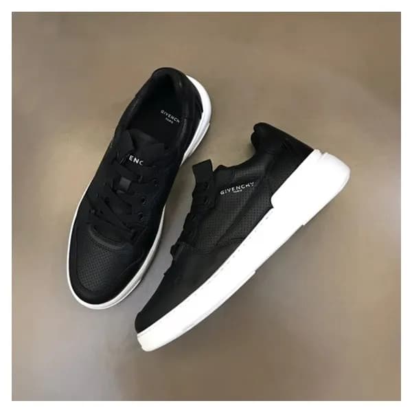 지방시 남성 블랙 스니커즈 - Givenchy Mens Black Sneakers - gi… - 1