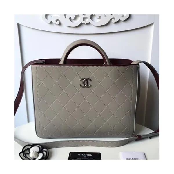 Chanel 2018 Tote Shoulder Bag, 28CM - 샤넬 2018 토트 숄… - 1