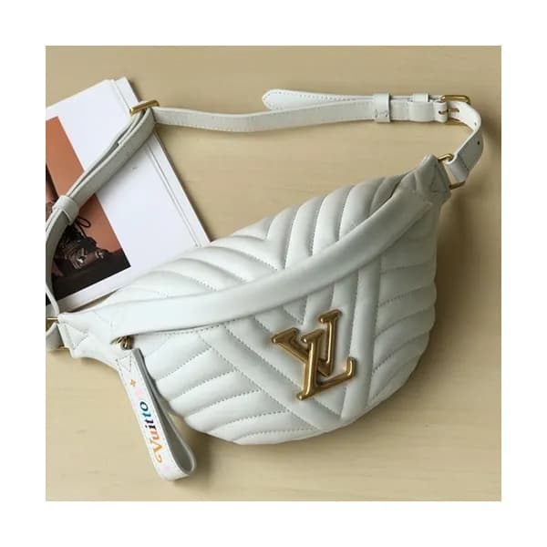 Louis Vuitton 2019 Leather BUMBAG,37cm - 루이비통 2019… - 1