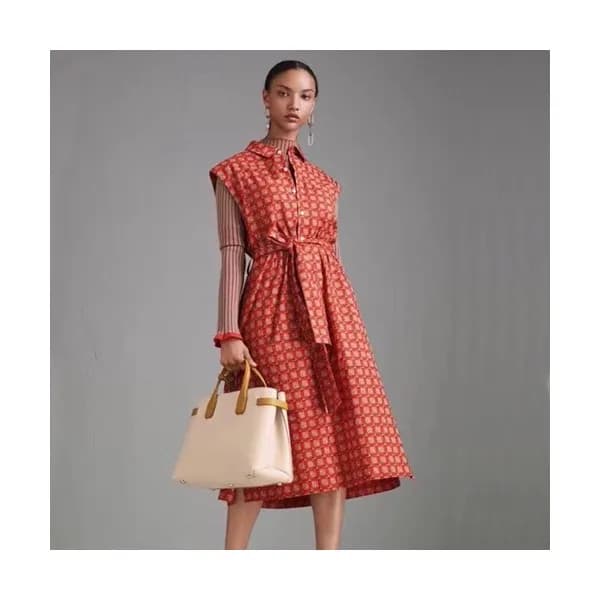 Burberry 2020 Leather Tote Shoulder Bag, 34cm - 버버… - 1